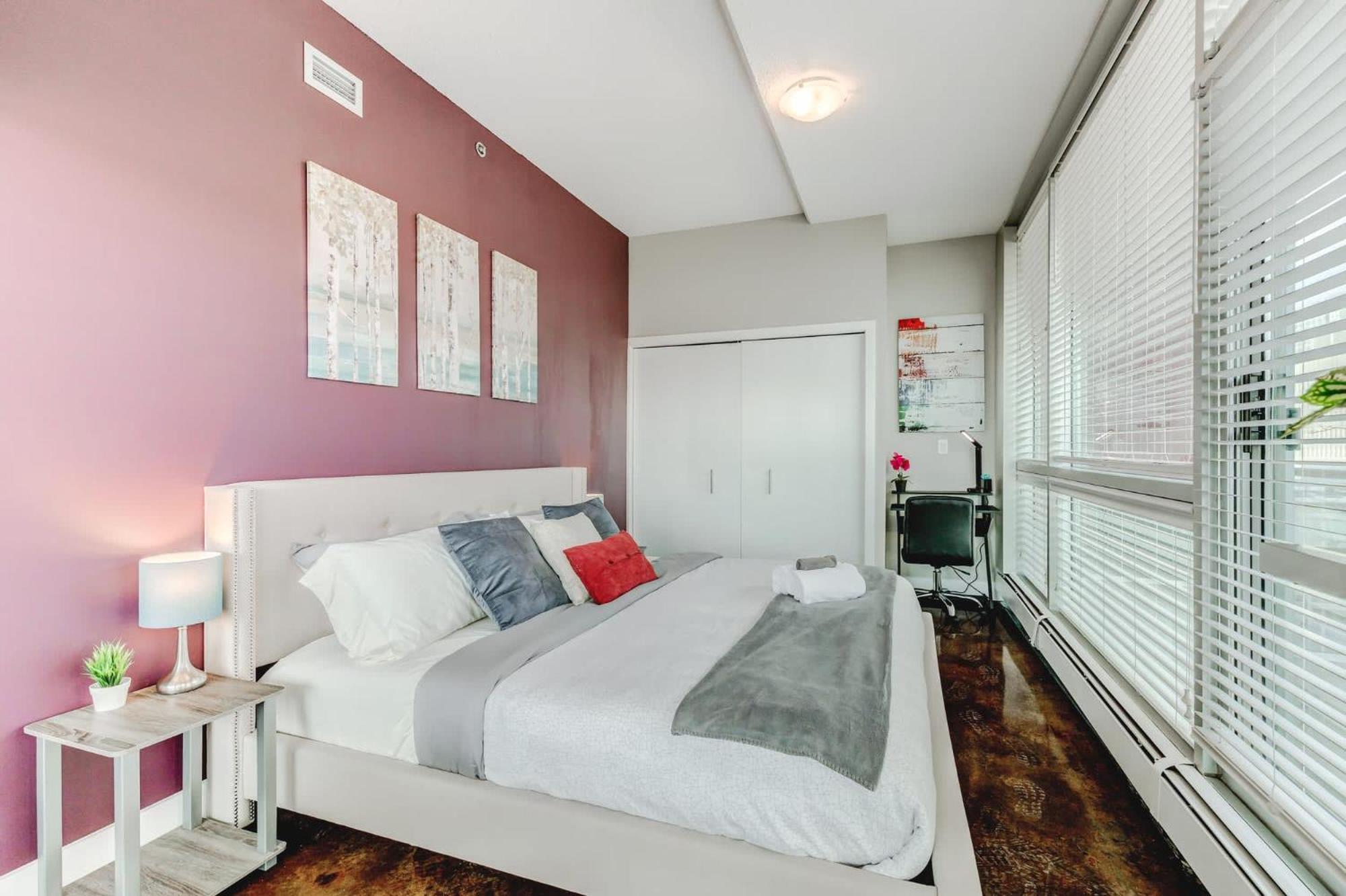 Upscale 2Br Condo - King Bed - Stunning Views Calgary Luaran gambar